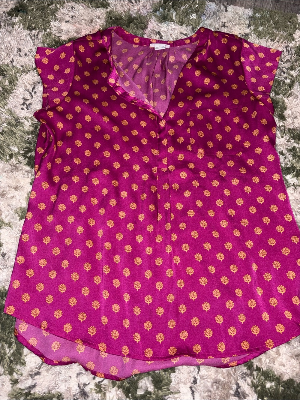 Women’s Fuchsia Short-Sleeve V-Neck Blouse with Gold Print